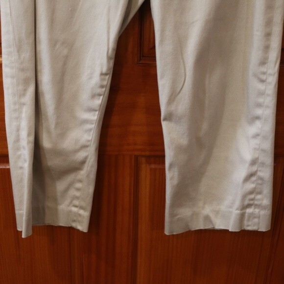 Chaps Khaki Capri Pants 12 - Picture 4 of 12